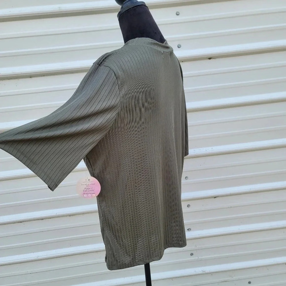 NWT Full Circle Trends Womens Green Short Sleeve Mock Neck Stretch Ribbed Top 2X - Picture 10 of 10
